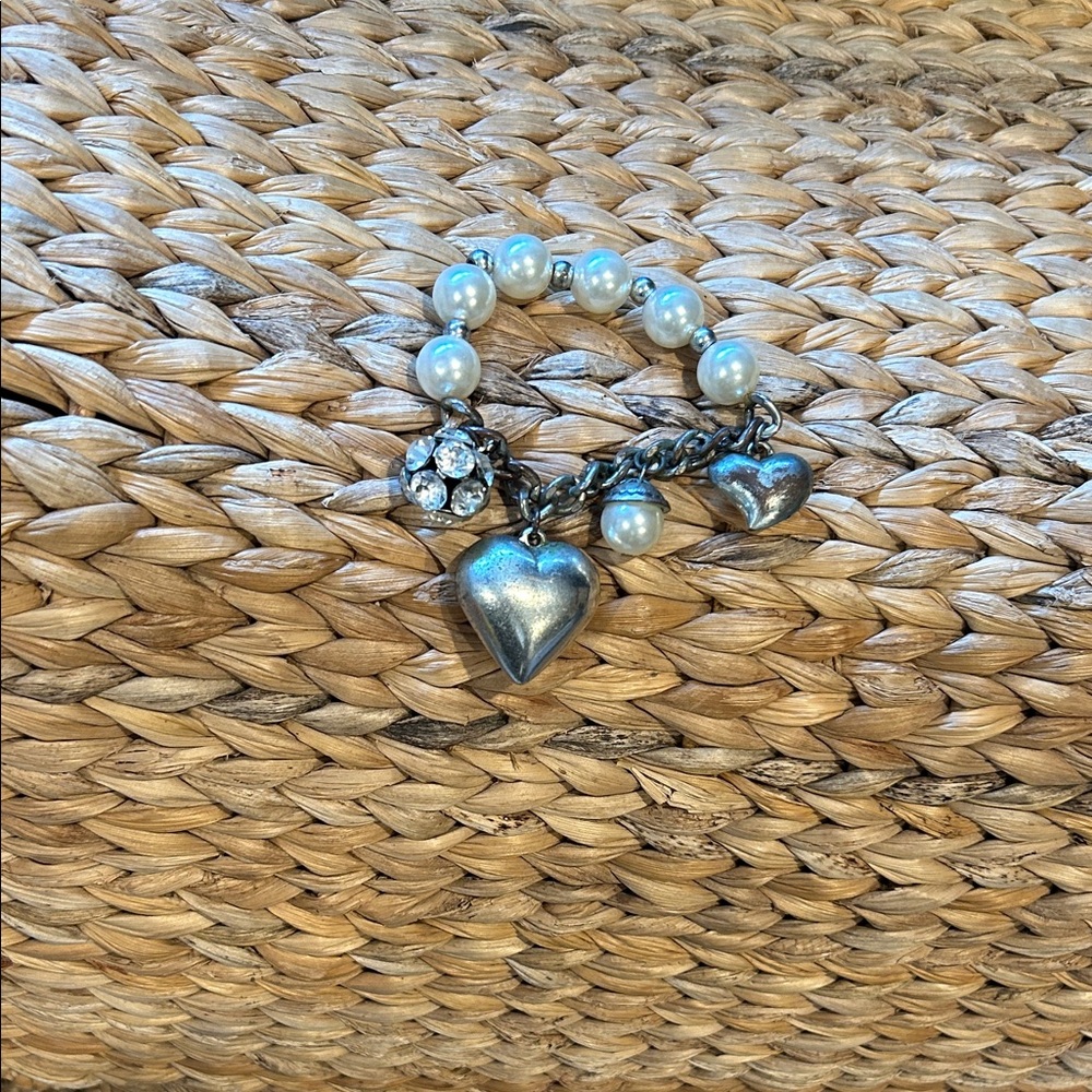 Non Signe Silver‎ Chunky Heart Pearl Charm Bracelet